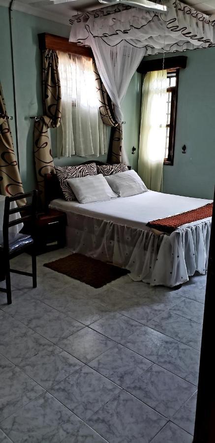 Family Nest Guesthouse Kisumu Extérieur photo